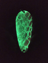 Load image into Gallery viewer, Glow Custom Painted Fishing Lures.