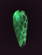 Load image into Gallery viewer, Glow Custom Painted Fishing Lures.