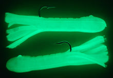 Load image into Gallery viewer, GIRO SQUID BLASTER! Pearl Green Glow Glow &amp; White Head
